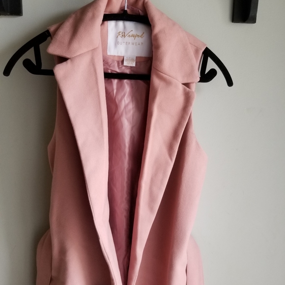 🧥REVAMPED PINK BELTED SLEEVESS LONG VEST. - Picture 7 of 11